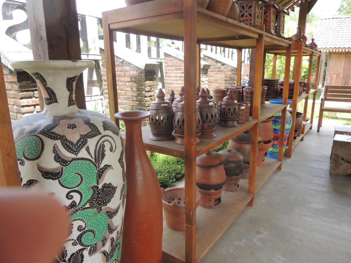 Balkondes Karanganyar Pottery Academy Hotel Magelang Bagian luar foto