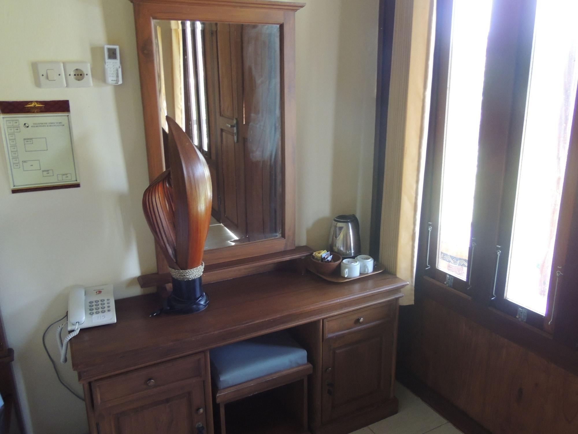 Balkondes Karanganyar Pottery Academy Hotel Magelang Bagian luar foto